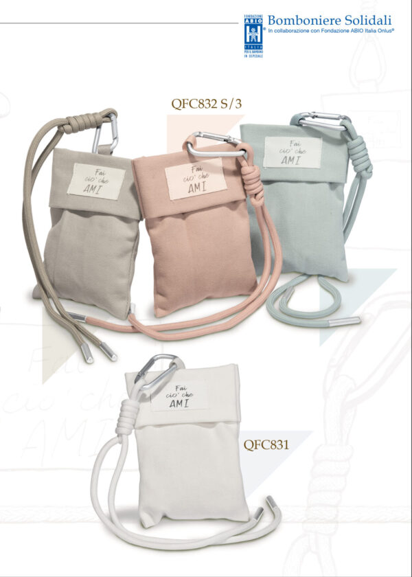 Bomboniere Solidali Quadrifoglio - Bag Borsa Sacchetto Profumato Portaconfetti con Anello e scritta "Fa ciò che AMI"